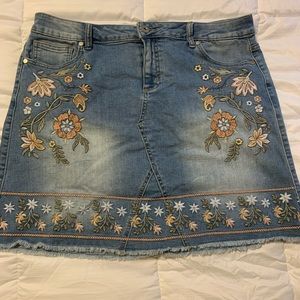 Embroidered denim skirt